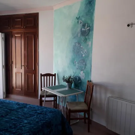 Sunny With Private Bathroom 300m From The Homestay Sagres