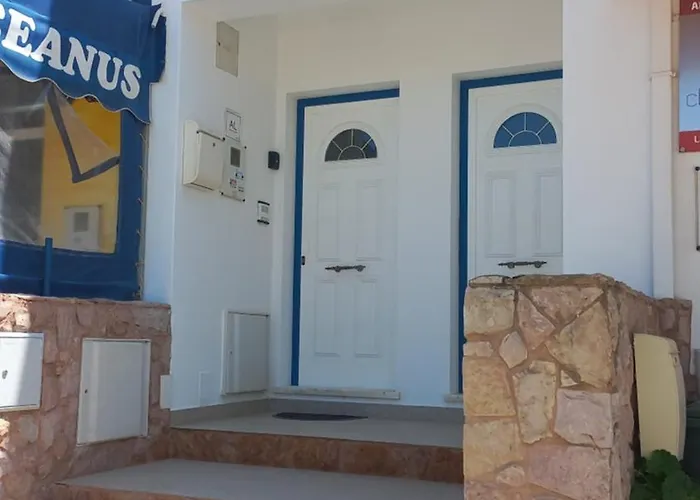 Kwatera prywatna Sunny With Private Bathroom 300m From The *