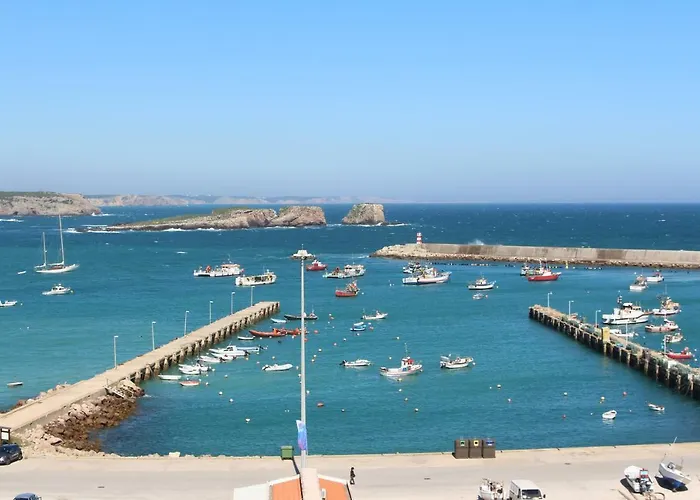 Kwatera prywatna Sunny With Private Bathroom 300m From The Sagres
