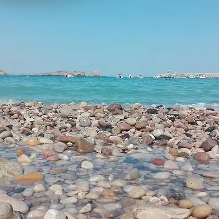 Δωμάτια σε οικογενειακή κατοικία Sunny With Private Bathroom 300m From The Σάγκρες