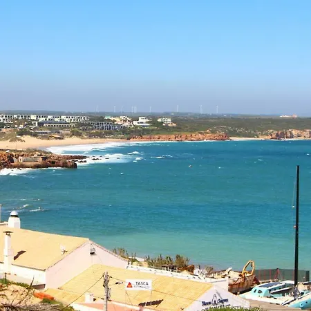 Privat bolig Sunny With Private Bathroom 300m From The