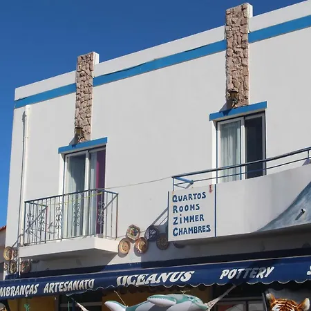 Sunny With Private Bathroom 300m From The Δωμάτια σε οικογενειακή κατοικία