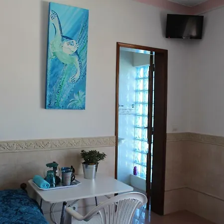Sunny With Private Bathroom 300m From The Σάγκρες