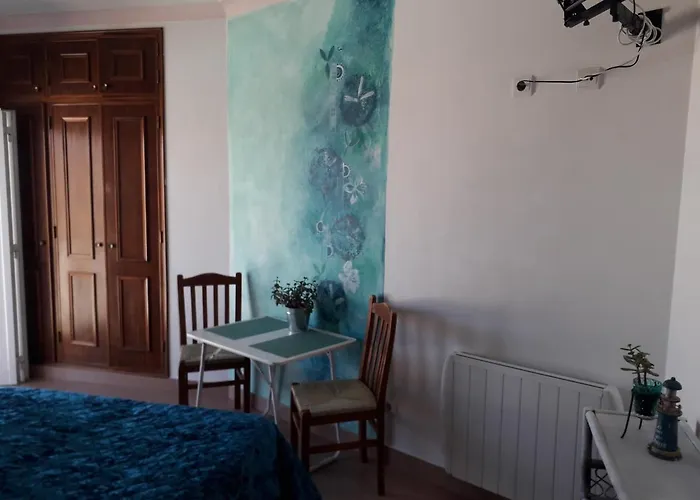 Sunny With Private Bathroom 300m From The Séjour chez l'habitant *
