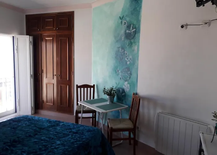 Sunny With Private Bathroom 300m From The Séjour chez l'habitant Sagres