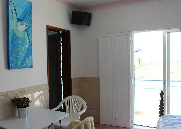 Sunny With Private Bathroom 300m From The Sagres