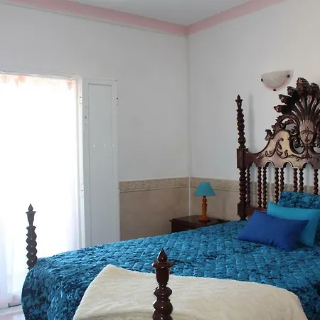 Sunny With Private Bathroom 300m From The منزل للإقامة *